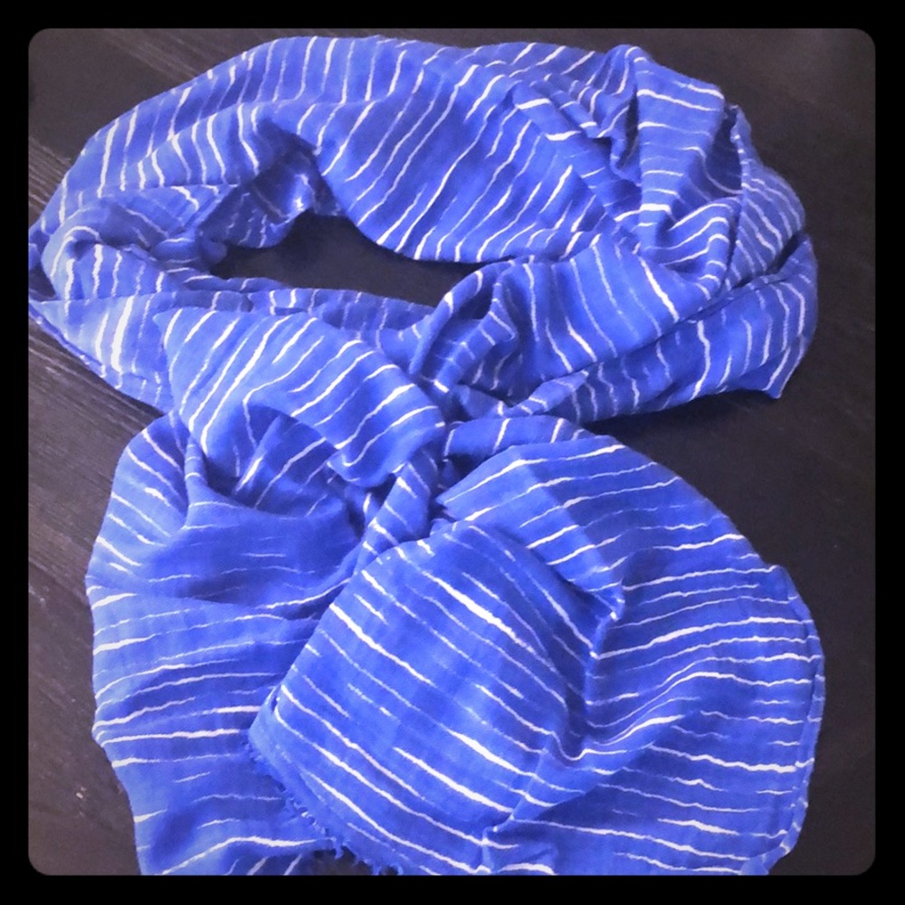 EUC Gap Lightweight Scarf